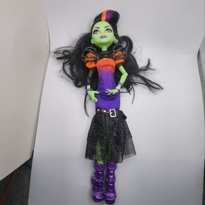 Monster High Halloween Casta Fierce Witch Doll Mattel Missing Left Earring.